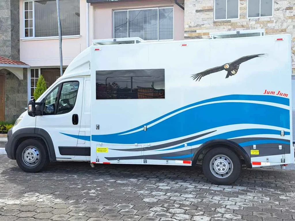 Solar-Motor-Home--Corazon-2